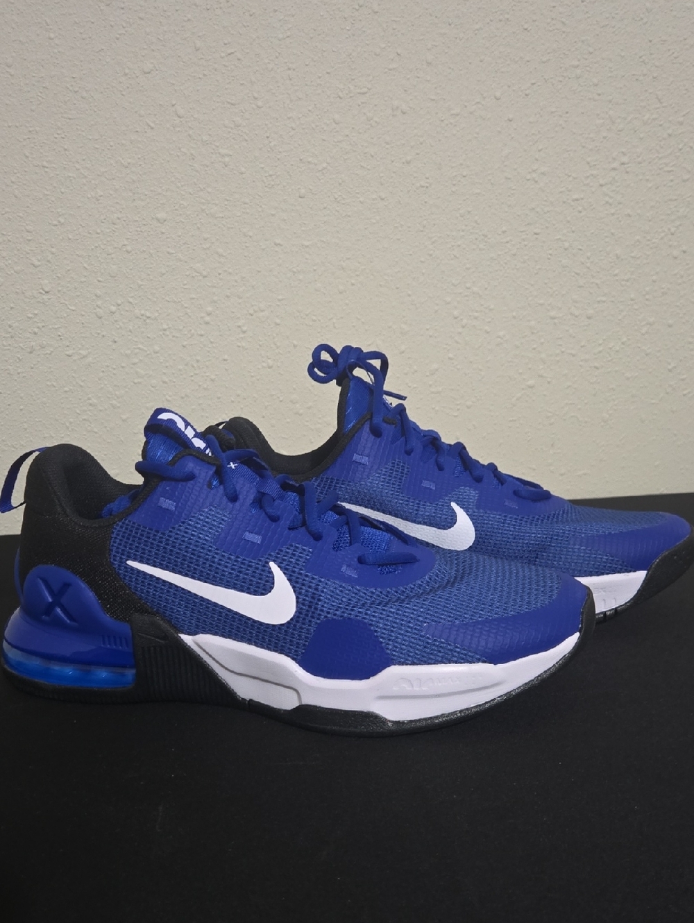 Nike Men’s Blue and White Air-cushioned Athletic Shoes